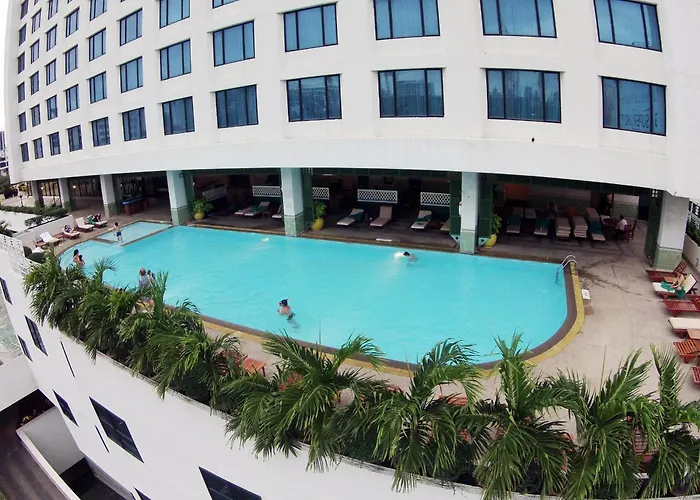 Hotel Golden Tulip Sovereign 4*