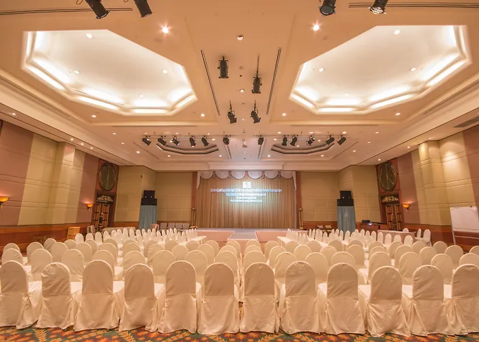 Golden Tulip Sovereign Hotel 4*
