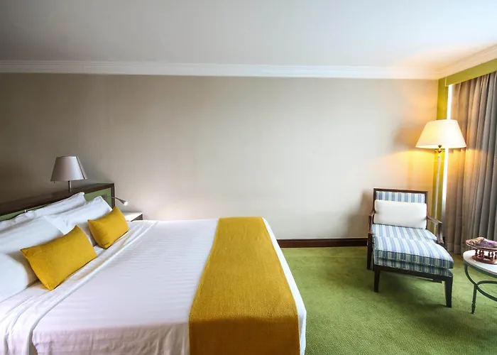 Golden Tulip Sovereign Hotel