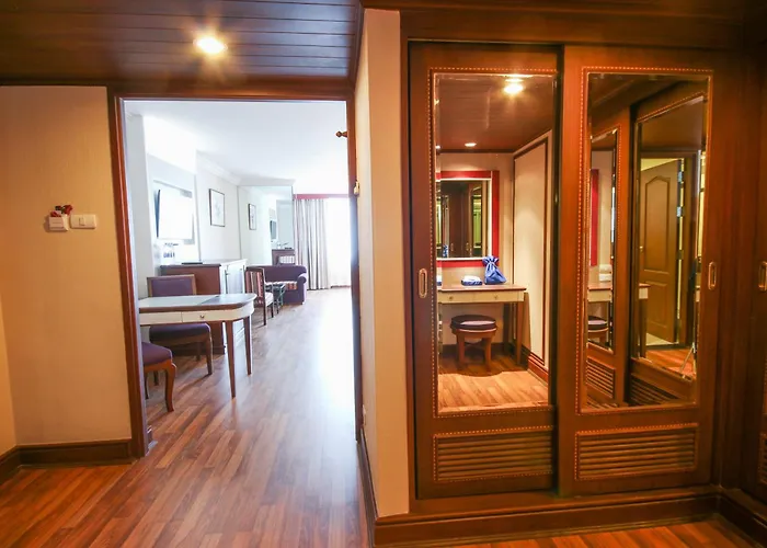 Golden Tulip Sovereign 4* Banguecoque
