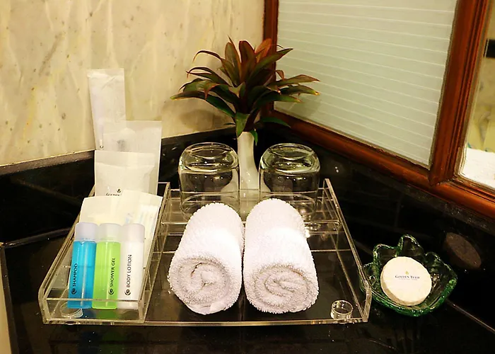 Hotel Golden Tulip Sovereign 4*