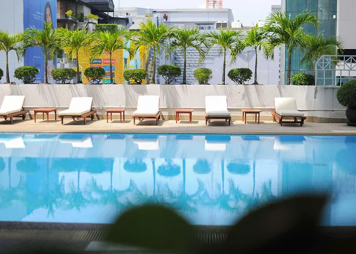 Golden Tulip Sovereign 4*