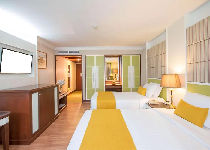 Golden Tulip Sovereign Hotel 4*
