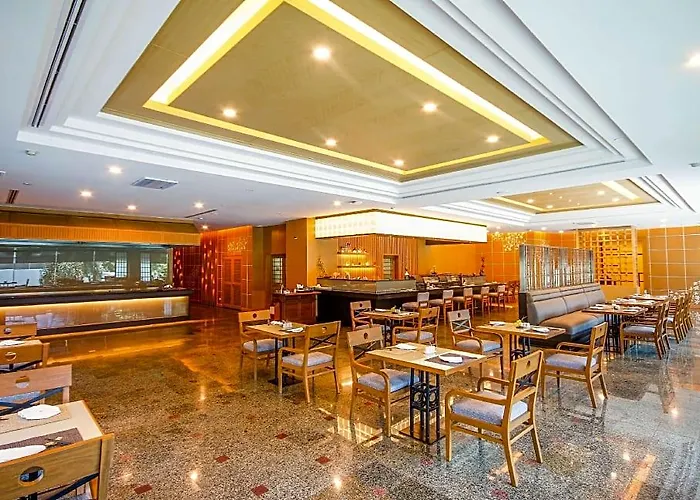 Golden Tulip Sovereign Hotel 4*