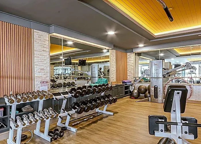 Hotel Golden Tulip Sovereign 4*