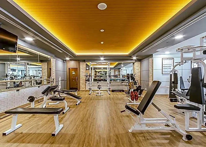 Golden Tulip Sovereign Hotel